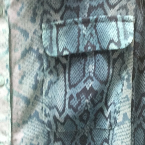 Blouse - Picture 2 of 3